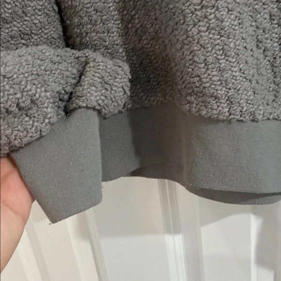 Southern Shirt Gray Women's Crop Sweater Size M - Picture 3 of 5